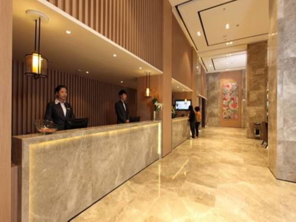 Hotel Yitel West Yan'an Road 4*